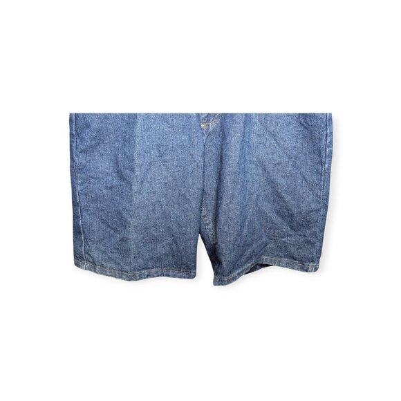NWT Wrangler Relaxed Fit Men's Shorts Size 32 Sits at Natural Waist Hits Knees - Picture 3 of 16
